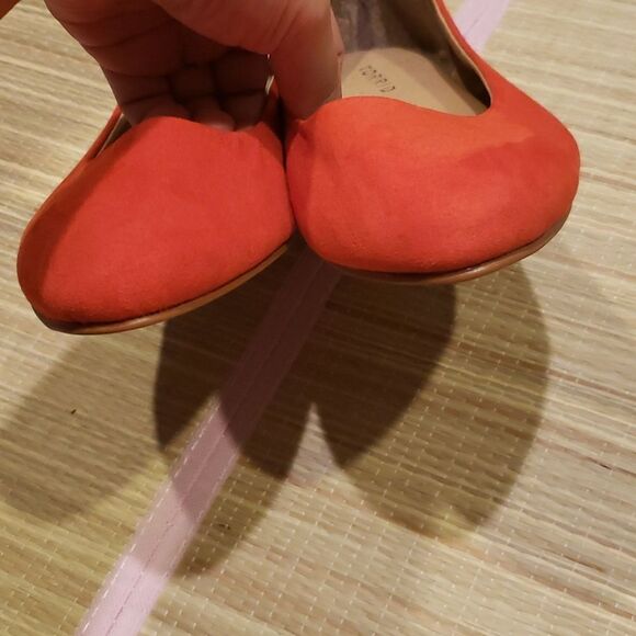 Nwt Torrid Red SUEDE ALMOND TOE FLAT (WIDE WIDTH) size 8W - Picture 3 of 10